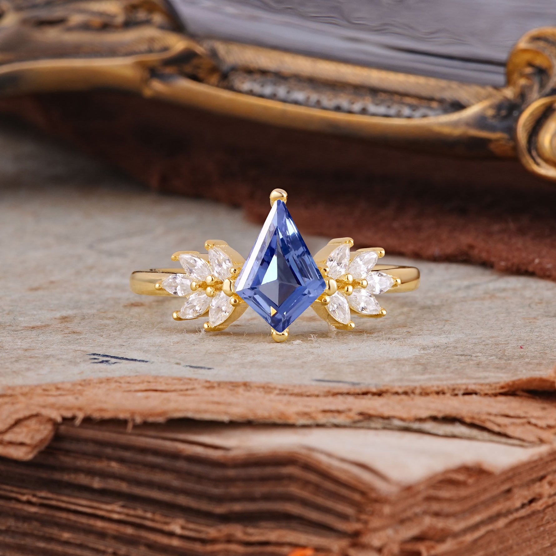 SR17017 Tanzanite Ring - Yellow-Gold