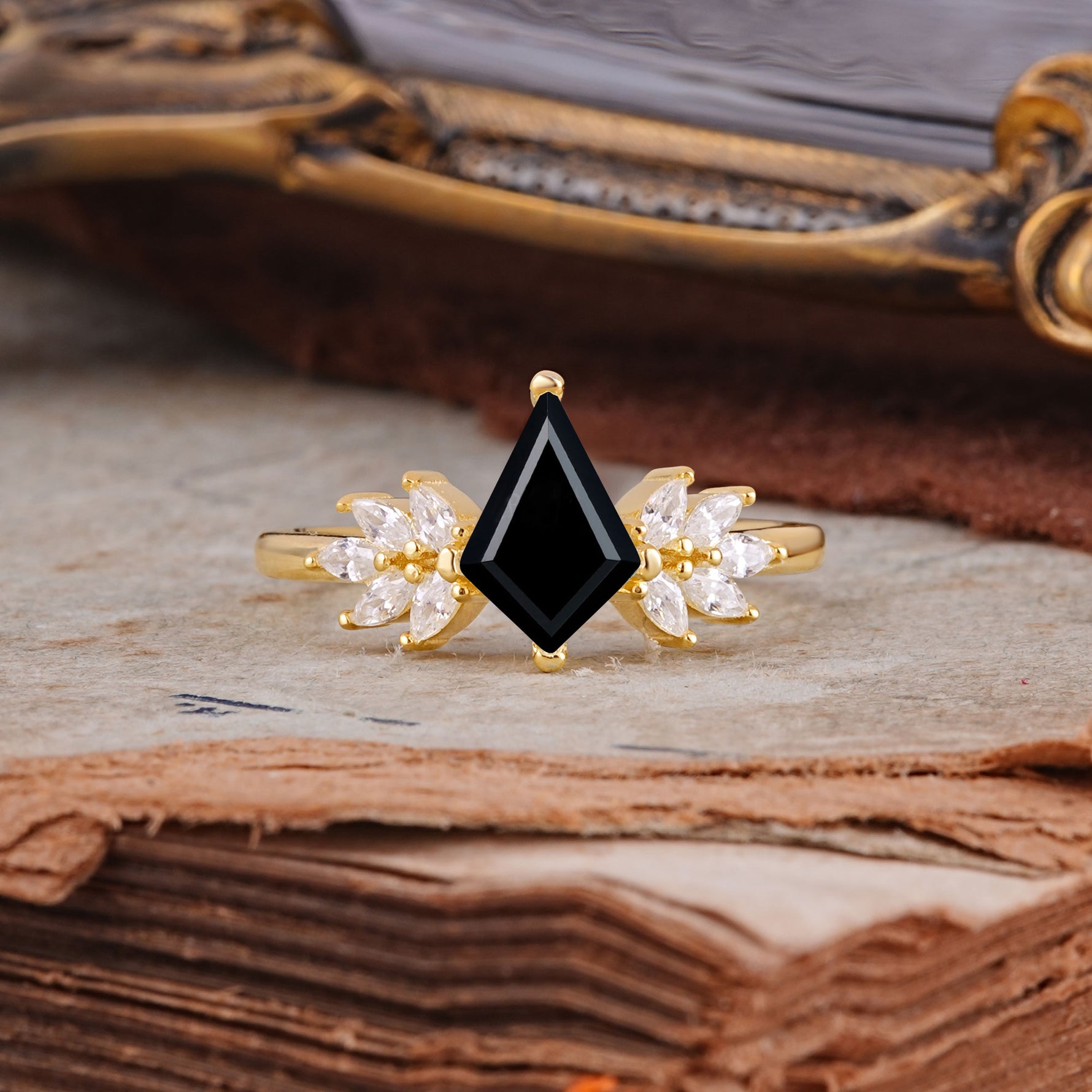 SR17017 Black Onyx Ring - Yellow-Gold