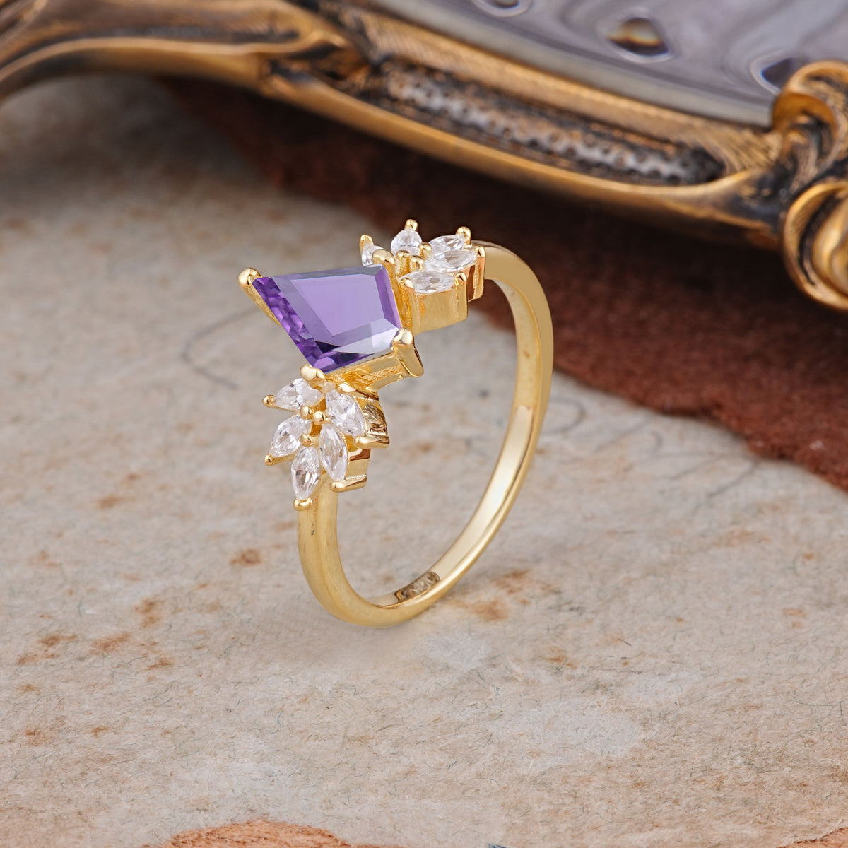 SR17017 Amethyst Ring - White-Gold