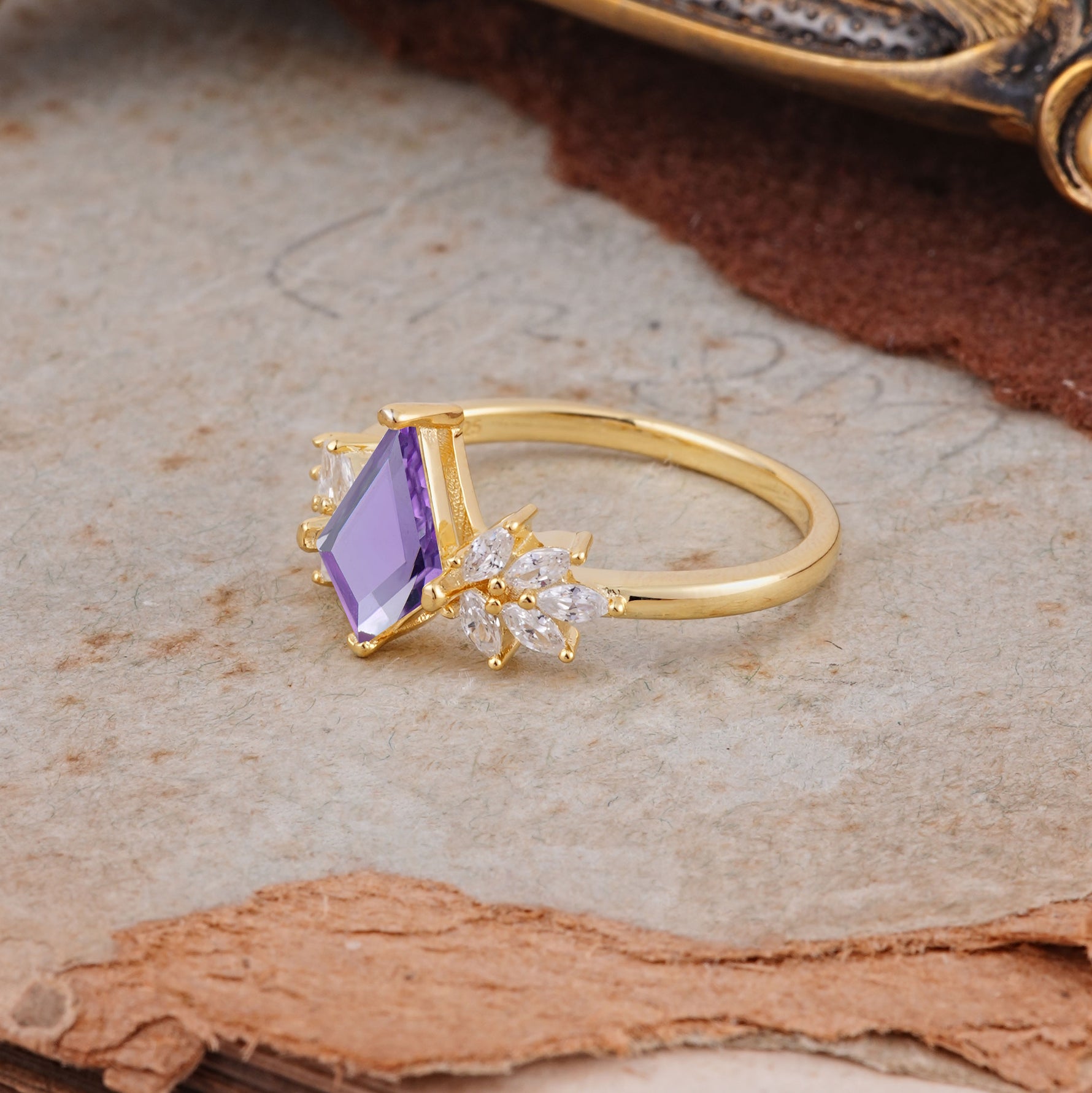 SR17017 Amethyst Ring - Additional view