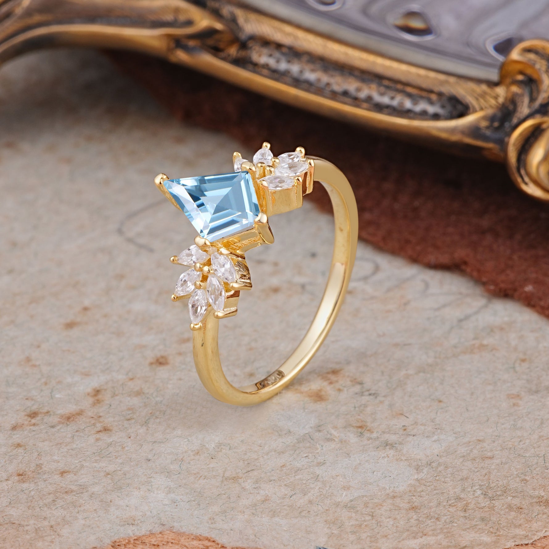 SR17017 Aquamarine Ring - White-Gold