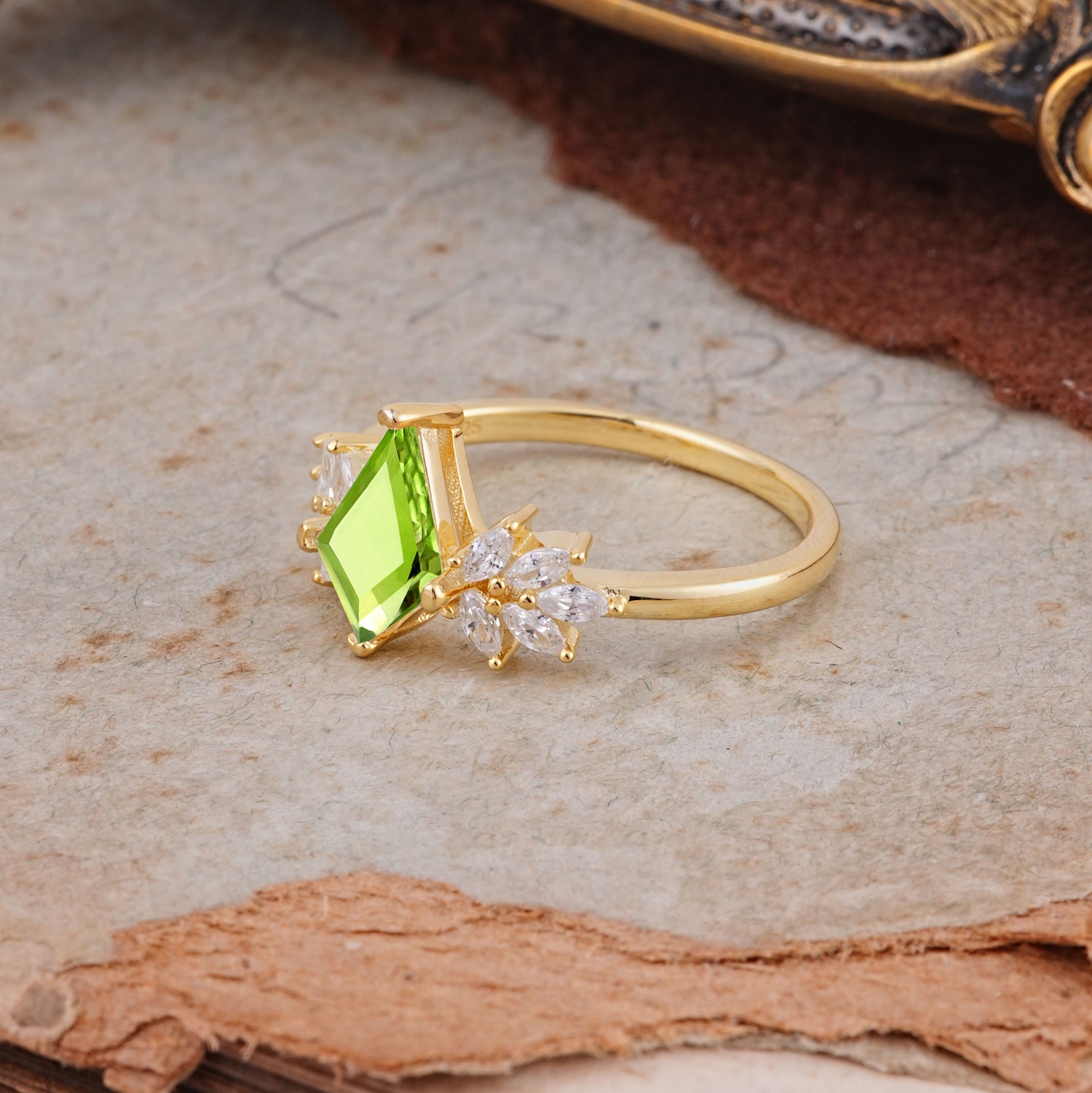 SR17017 Peridot Ring - Additional view