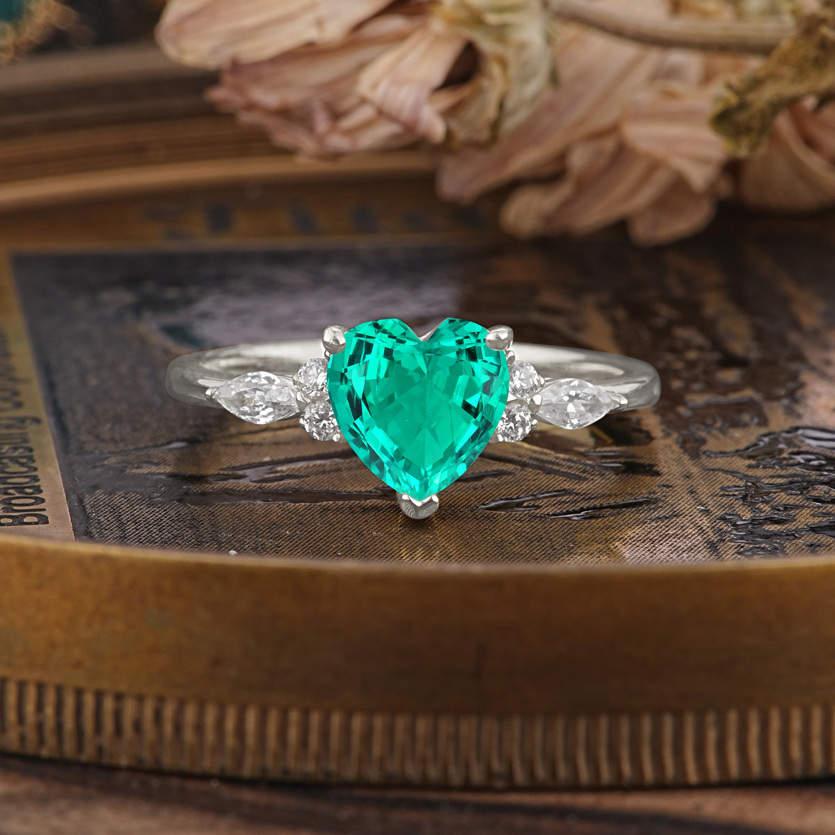 SR17025 Emerald Ring - Additional view