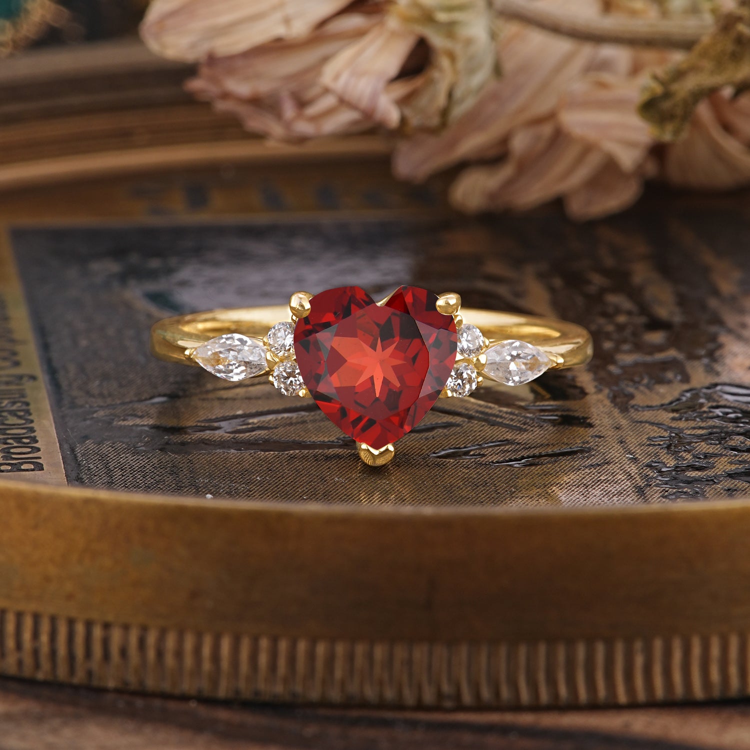 SR17025 Garnet Ring - Yellow-Gold