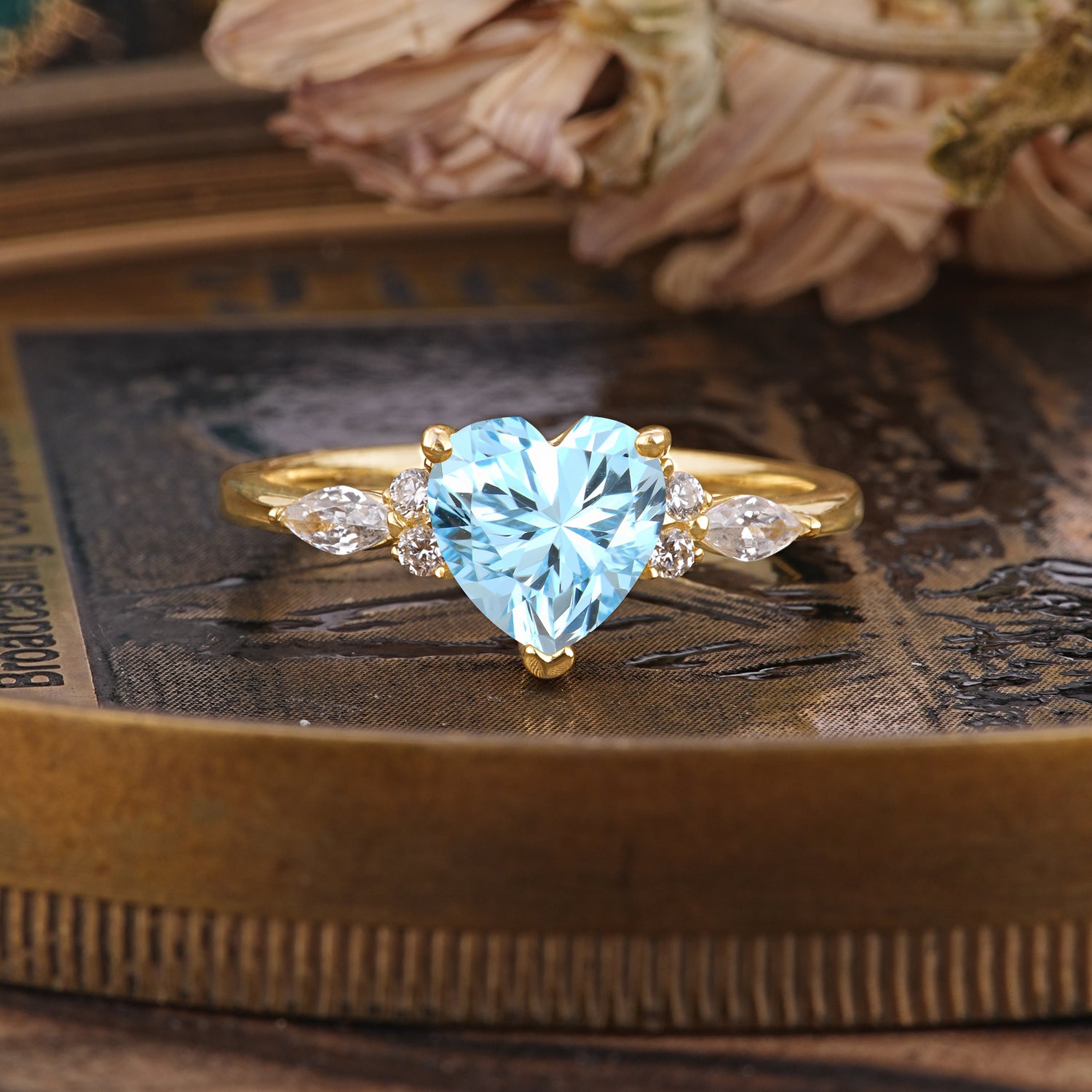 SR17025 Aquamarine Ring - Yellow-Gold