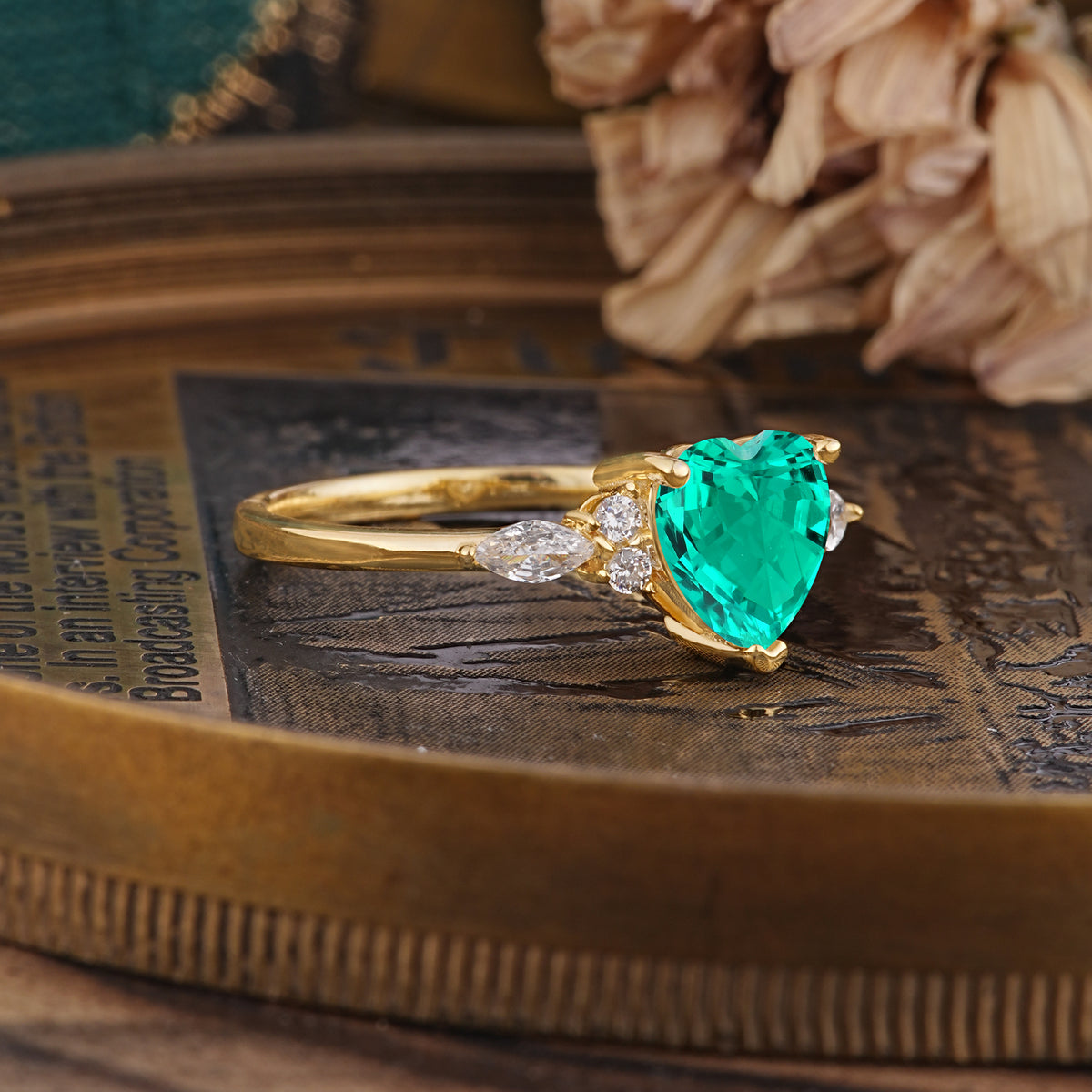 SR17025 Emerald Ring - Rose-Gold