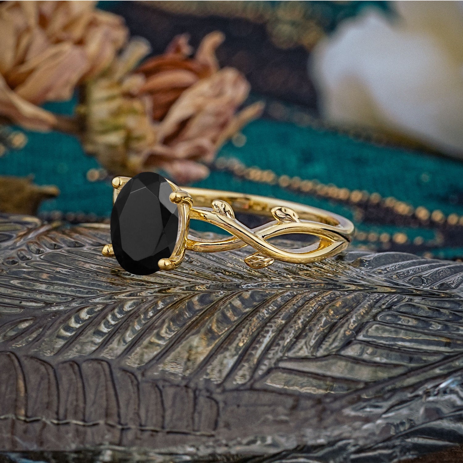 Nature inspired Black Onyx Engagement Ring - Additional view