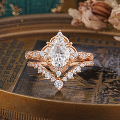 Gorgeous Oval Cut Moissanite Engagement Ring Set