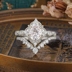 Gorgeous Oval Cut Moissanite Engagement Ring Set