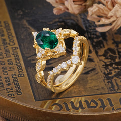 Gorgeous Oval Cut Emerald Engagement Ring Set