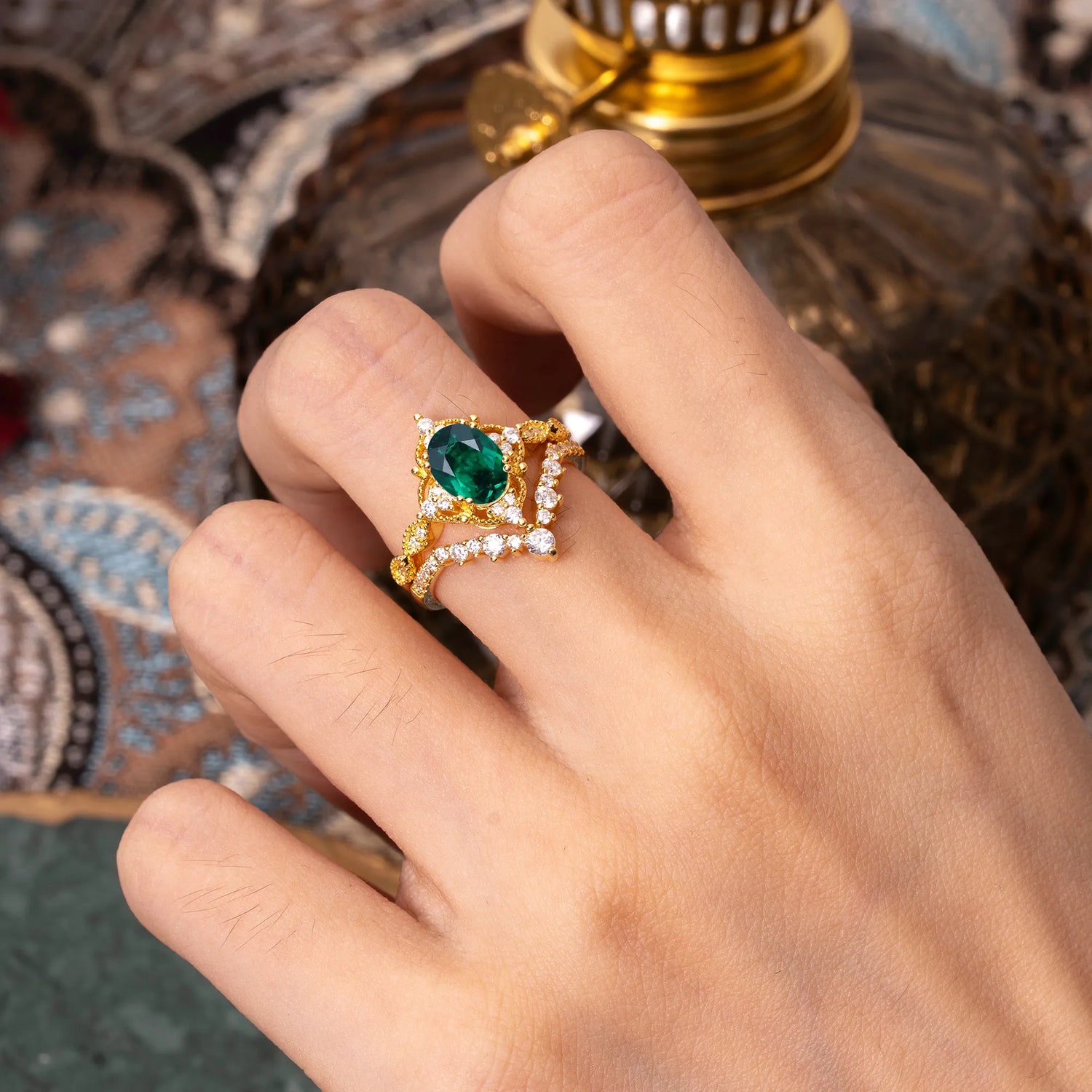Gorgeous Oval Cut Emerald Bridal Ring Set