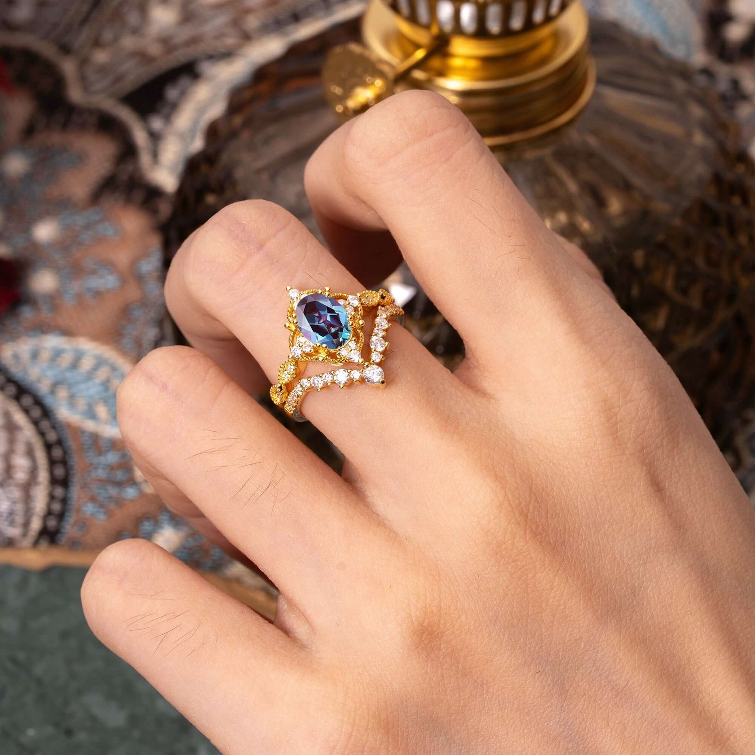 Gorgeous Oval Cut Alexandrite Bridal Ring Set