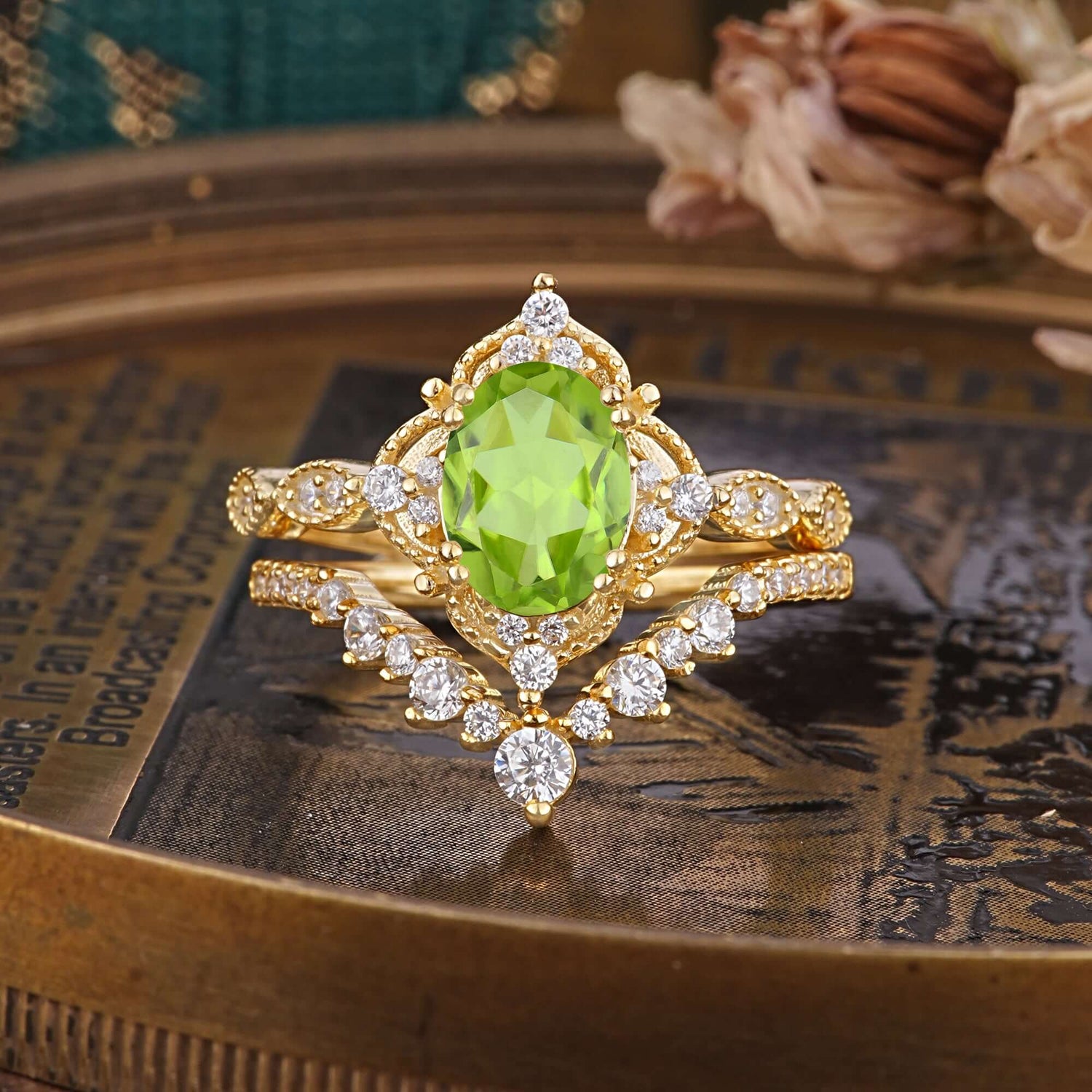 Gorgeous Oval Cut Peridot Bridal Ring Set