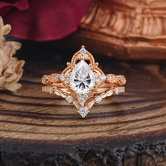 Luxury Vintage Pear-Cut Lab Diamond Engagement Ring Set
