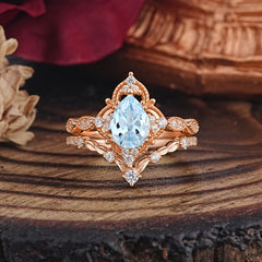Luxury Vintage Pear-Cut Aquamarine Engagement Ring Set