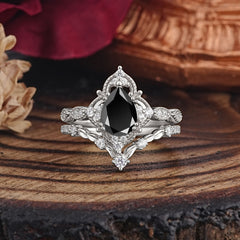 Luxury Vintage Pear-Cut Black Onyx Engagement Ring Set