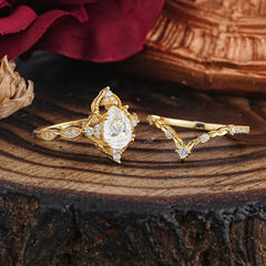 Luxury Vintage  Pear-Cut Moissanite Engagement Ring Set