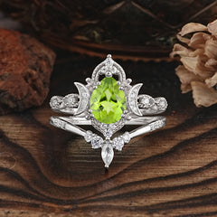 Elegant 5 Prong Pear-Cut Peridot Engagement Ring Set