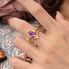 Elegant 5 Prong Pear-Cut Amethyst Engagement Ring Set