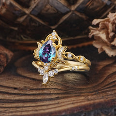 Elegant 5 Prong Pear-Cut Alexandrite Engagement Ring Set
