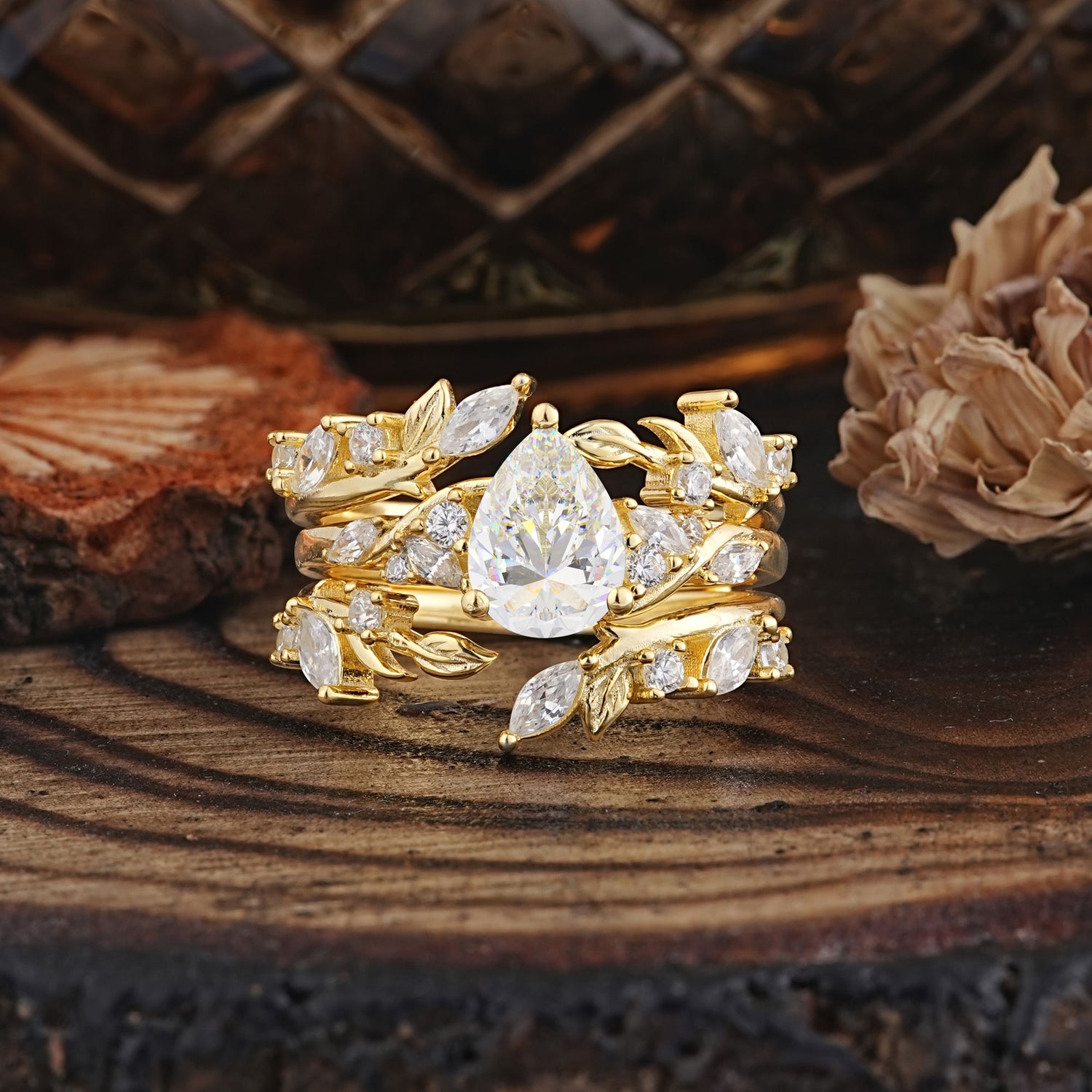 Vintage Leaf Branch Pear Cut Moissanite Bridal Ring Set