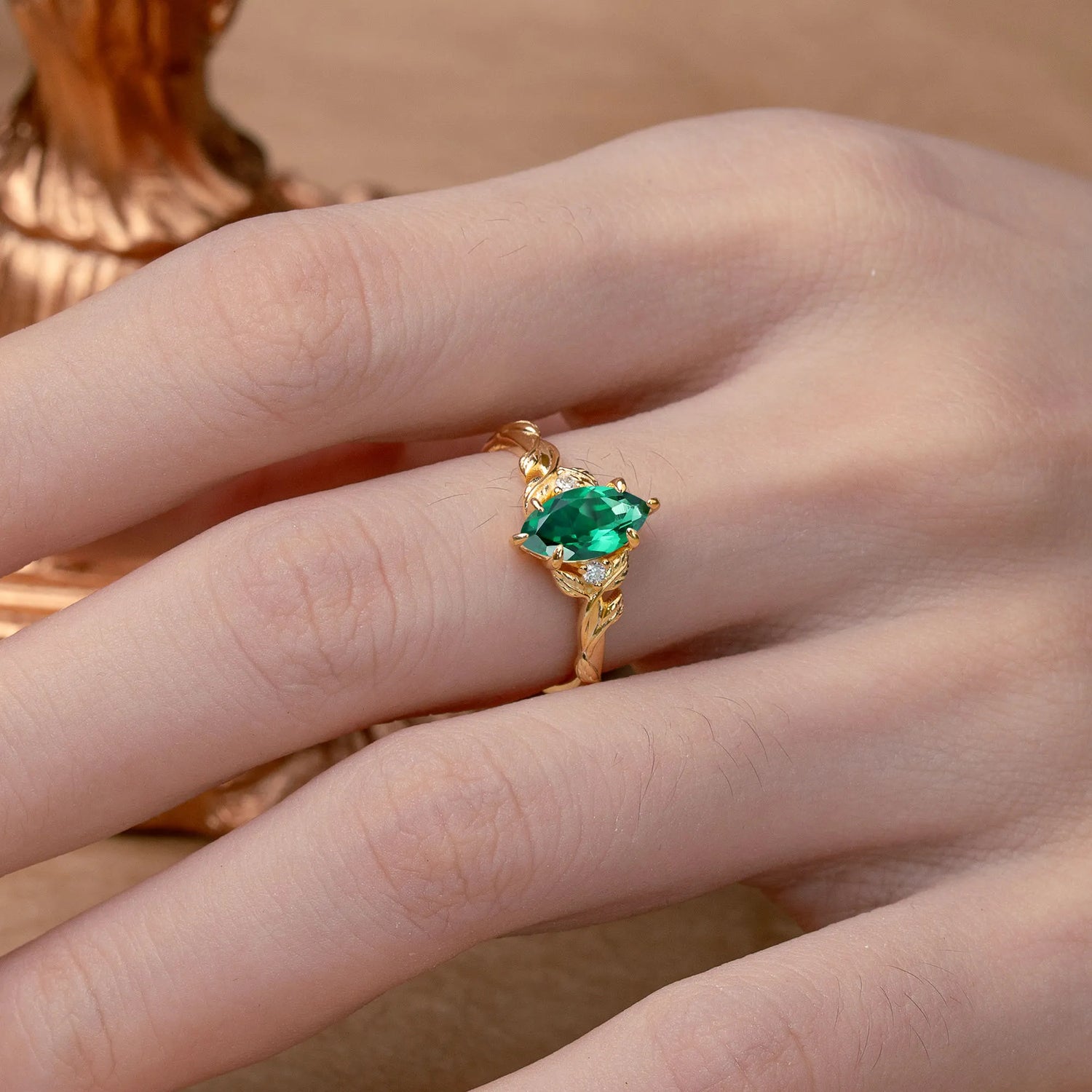 Nature-Inspired Marquise Emerald Bridal Ring Set with Vine Motif