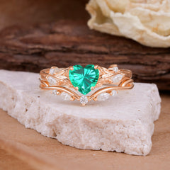 4-Prong Nature-Inspired Heart-Shaped Emerald Engagement Ring Set