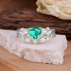 4-Prong Nature-Inspired Heart-Shaped Emerald Engagement Ring Set