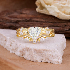 4-Prong Nature-Inspired Heart-Shaped Moissanite Engagement Ring Set