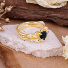 4-Prong Nature-Inspired Heart-Cut Black Onyx Engagement Ring Set