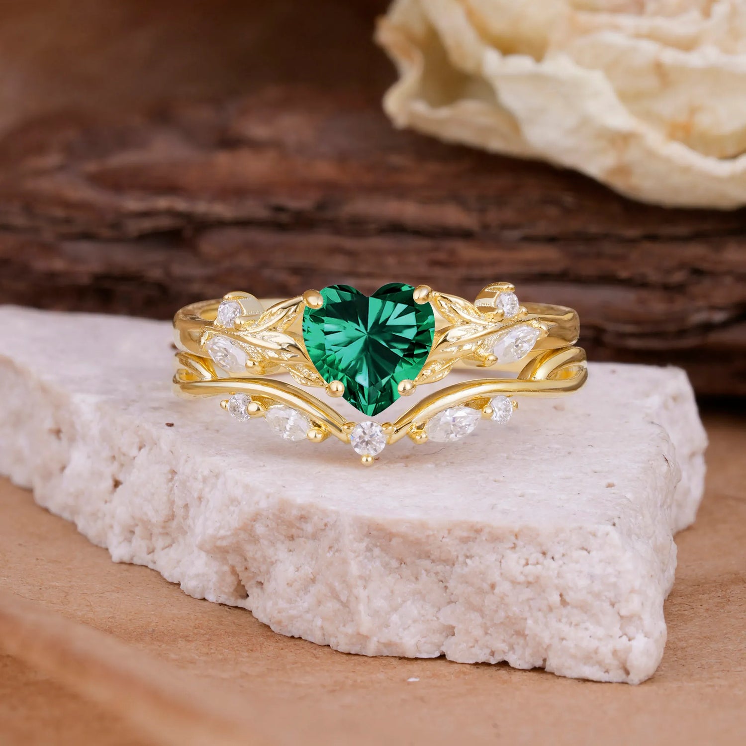 4-Prong Nature-Inspired Heart-Shaped Emerald Bridal Ring Set