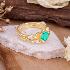 4-Prong Nature-Inspired Heart-Shaped Emerald Engagement Ring Set