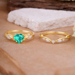 4-Prong Nature-Inspired Heart-Shaped Emerald Engagement Ring Set