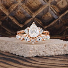 Luxury 3-Prong Pear-Cut Moissanite Engagement Ring Set
