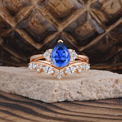 Luxury 3-Prong Pear-Cut Sapphire Engagement Ring Set