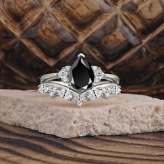 Luxury 3-Prong Pear-Cut Black Onyx Engagement Ring Set