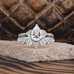 Luxury 3-Prong Pear-Cut Lab Diamond Engagement Ring Set