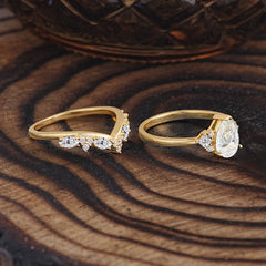 Luxury 3-Prong Pear-Cut Moissanite Engagement Ring Set