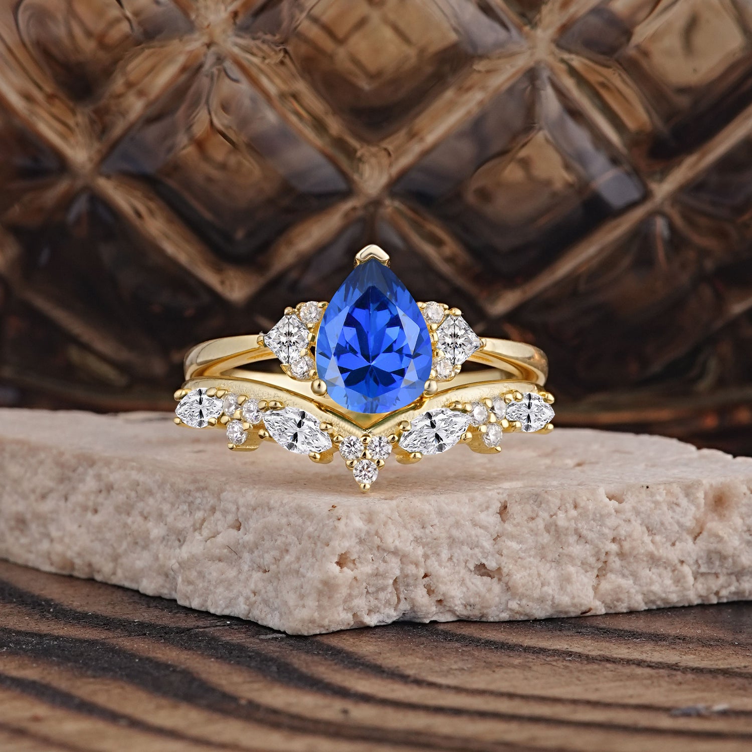 Luxury 3-Prong Pear-Cut Sapphire Bridal Ring Set