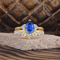 Luxury 3-Prong Pear-Cut Sapphire Engagement Ring Set
