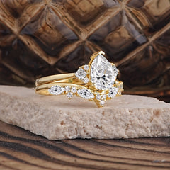Luxury 3-Prong Pear-Cut Lab Diamond Engagement Ring Set