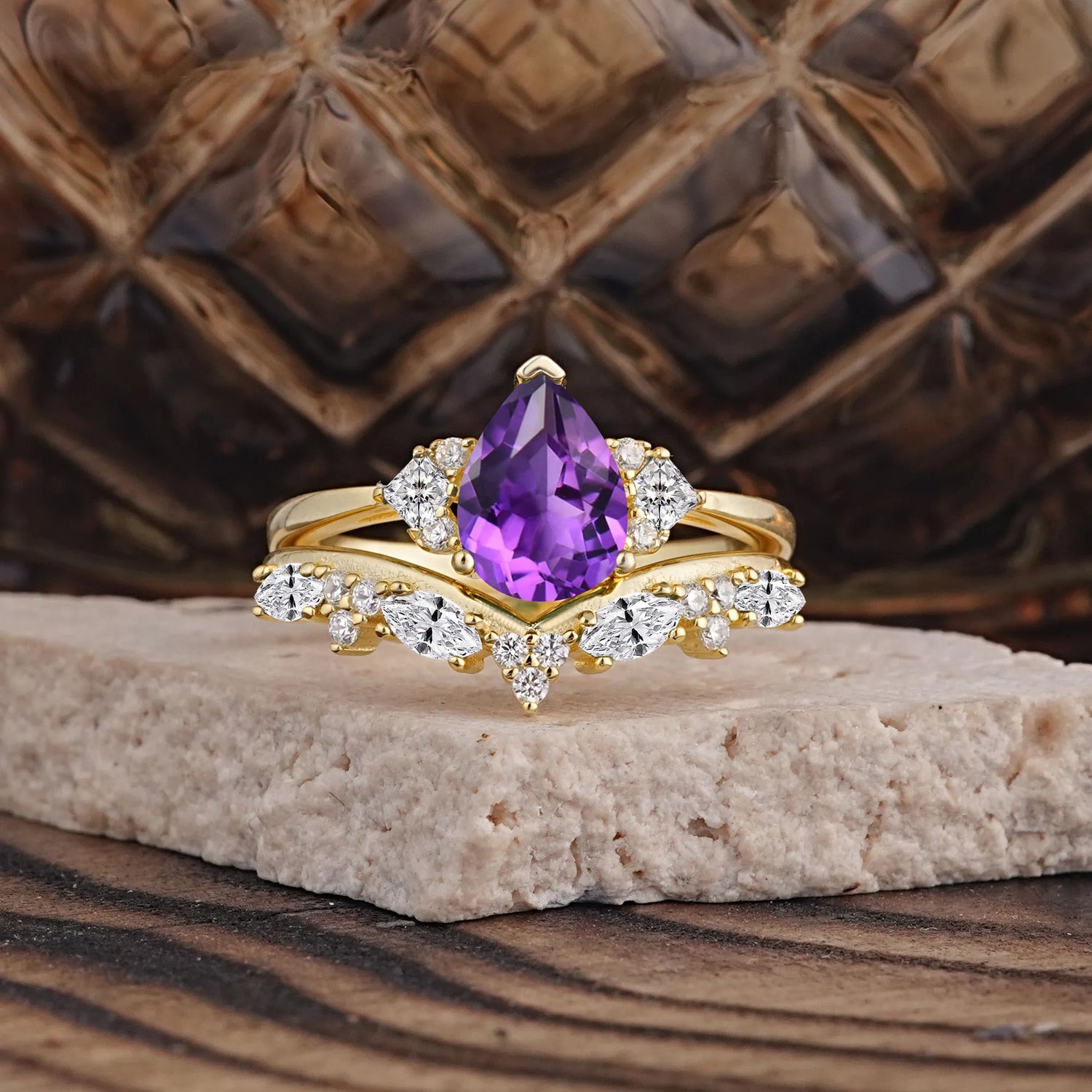 Luxury 3-Prong Pear-Cut Amethyst Bridal Ring Set