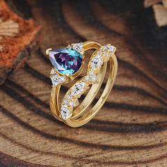 Luxury 3-Prong Pear-Cut Alexandrite Engagement Ring Set