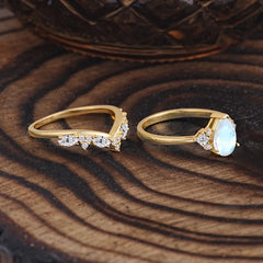 Luxury 3-Prong Pear-Cut Moonstone Engagement Ring Set