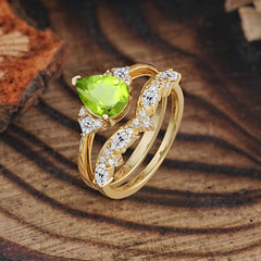 Luxury 3-Prong Pear-Cut Peridot Engagement Ring Set