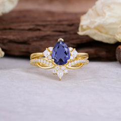 Fashion-Forward Luxury Pear-Cut Tanzanite Engagement Ring Set