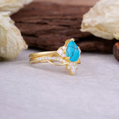 Fashion-Forward Luxury Pear-Cut Turquoise Engagement Ring Set