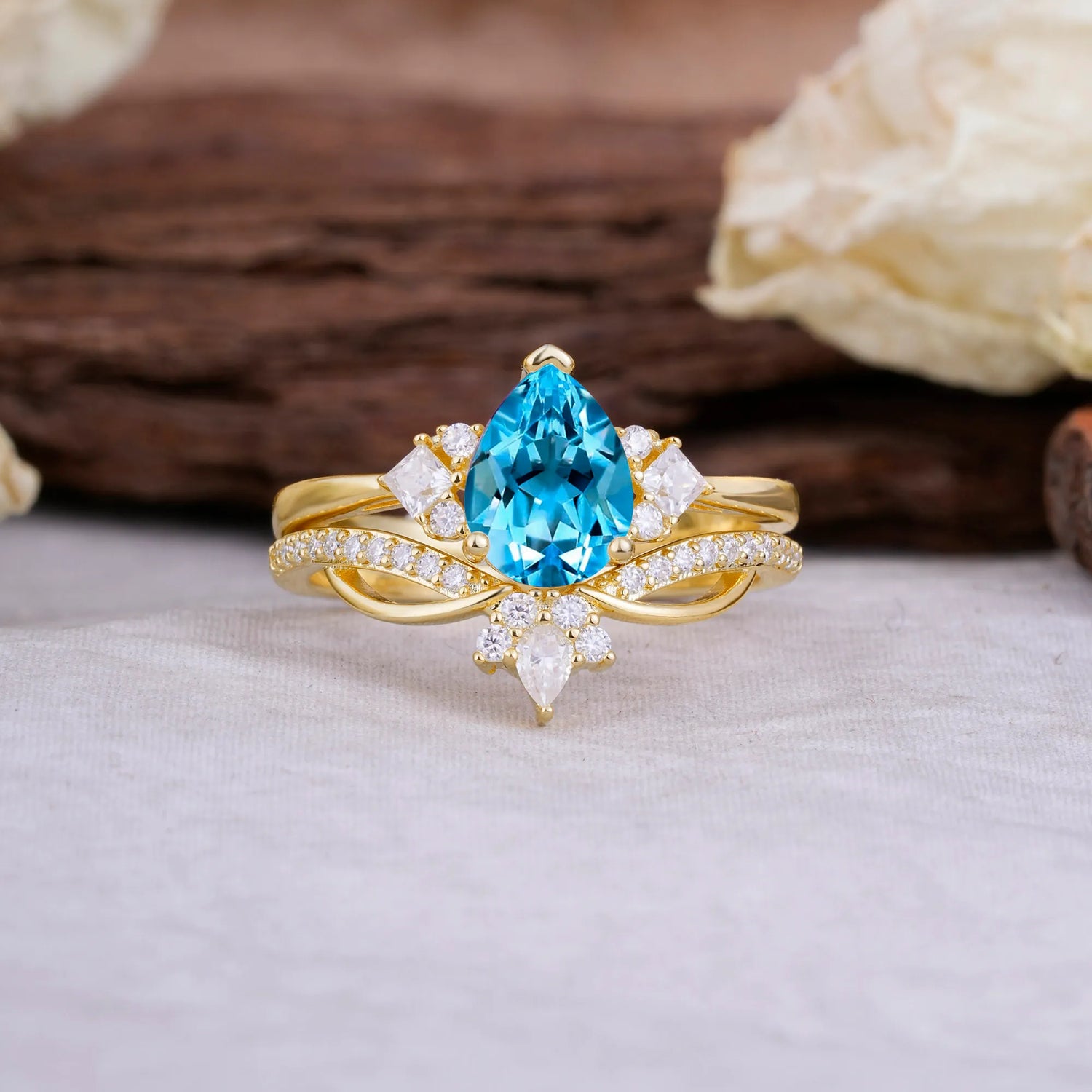 Fashion-Forward Luxury Pear-Cut Aquamarine Bridal Ring Set