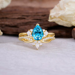 Fashion-Forward Luxury Pear-Cut Aquamarine Engagement Ring Set