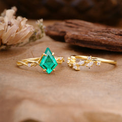 Fashion 4-Prong Kite-Cut Emerald Engagement Ring Set